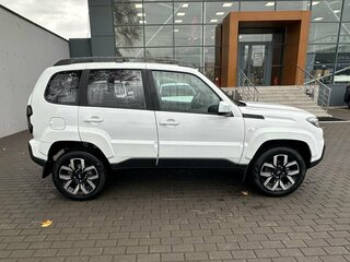 2026 Lada (ВАЗ) Niva Travel I Рестайлинг, белый, 1784000 рублей, вид 4