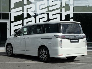 2018 Nissan Elgrand III (E52) Рестайлинг, белый, 2900000 рублей, вид 2