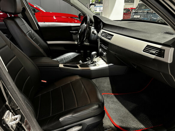 2010 BMW 3 серии 318i V (E90/E91/E92/E93) Рестайлинг, чёрный, 988000 рублей - вид 5