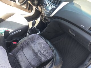 2013 Hyundai Solaris I, чёрный, 790000 рублей, вид 4