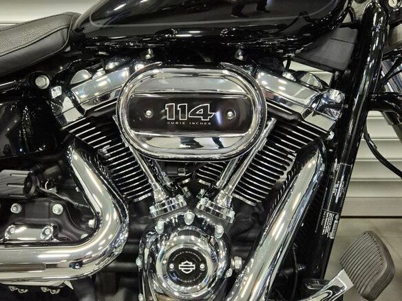 2023 Harley-Davidson Fat Boy, чёрный, 3250000 рублей - вид 6