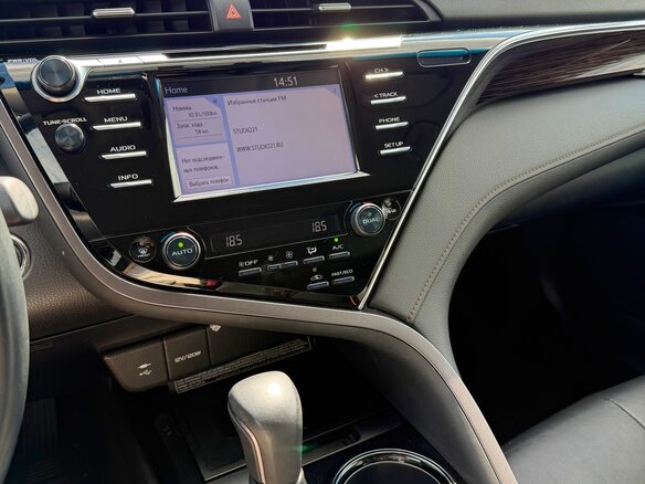 2018 Toyota Camry VIII (XV70), белый - вид 24