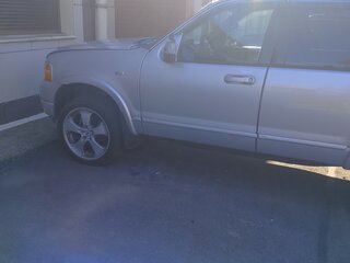 2001 Ford Explorer III, серебристый, 535000 рублей, вид 1