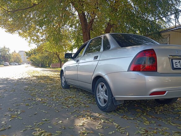 2008 Lada (ВАЗ) Priora I, серебристый, 295000 рублей - вид 2