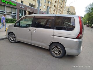 2009 Nissan Serena III (C25), серый, 800000 рублей, вид 4