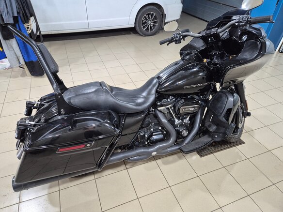 2020 Harley-Davidson Road Glide Limited, чёрный, 1850000 рублей - вид 2