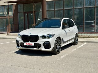2019 BMW X5 50i IV (G05/G18), белый, 6950000 рублей, вид 1