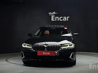 2023 BMW 5 серии 520i VII (G30/G31/G38) Рестайлинг, чёрный, 4123000 рублей, вид 2