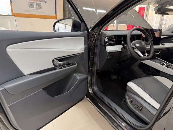 2026 Jetta VS8, чёрный, 2100000 рублей - вид 7