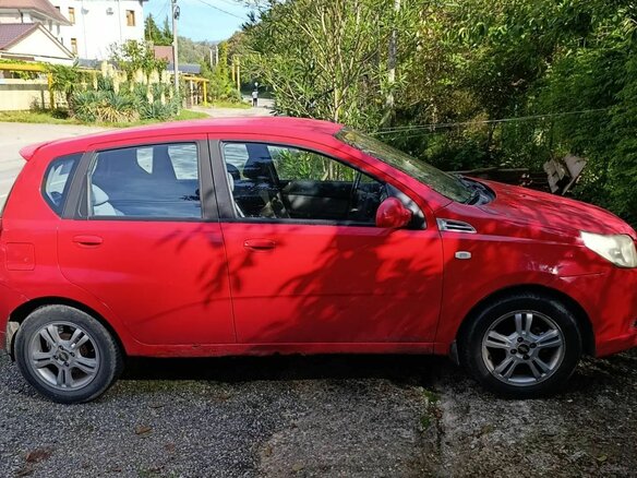 2008 Chevrolet Aveo I Рестайлинг, красный, 310000 рублей - вид 2