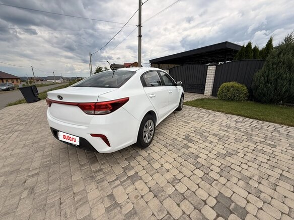 2020 Kia Rio IV, белый, 1150000 рублей - вид 6