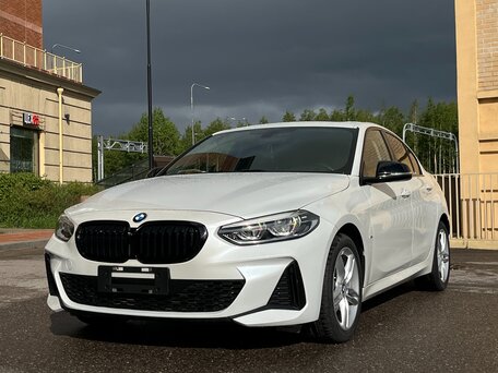 2023 BMW 1 серии 120i III (F52) Рестайлинг, белый, 1740000 рублей, вид 1