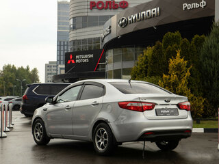 2013 Kia Rio 4-speed III, серебристый, 708000 рублей, вид 5