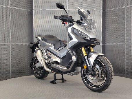 2017 Honda X-ADV, серый, 989000 рублей, вид 2