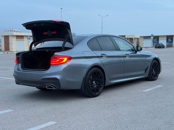 2019 BMW 5 серии 520d xDrive VII (G30/G31/G38), серый, 3597000 рублей - вид 13