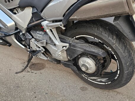 2002 Honda VFR 800, серебристый, 400000 рублей, вид 4