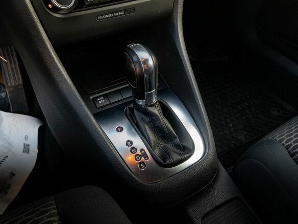 2012 Volkswagen Golf VI, чёрный, 795000 рублей - вид 22