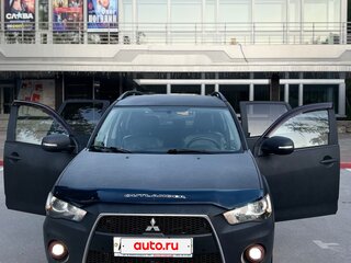 2011 Mitsubishi Outlander II Рестайлинг, чёрный, 1350000 рублей, вид 1