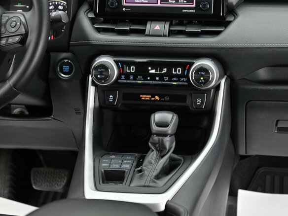 2021 Toyota RAV4 V (XA50), серый - вид 15