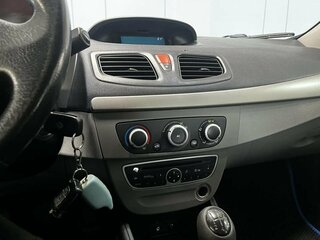 2011 Renault Megane III, серый, 630000 рублей, вид 5