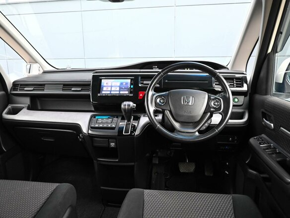 2015 Honda Stepwgn Spada V, белый, 1989000 рублей - вид 5