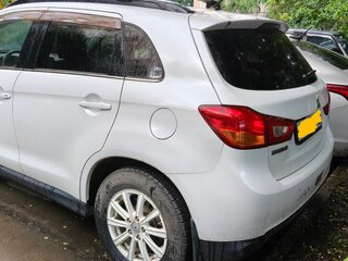 2013 Mitsubishi ASX I Рестайлинг, белый, 1500000 рублей, вид 2