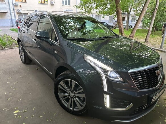 2021 Cadillac XT5 I Рестайлинг, серый, 5150000 рублей - вид 1