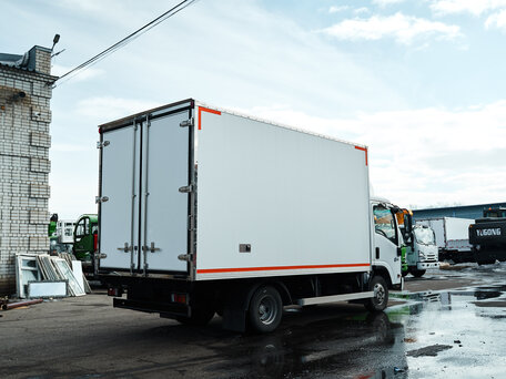 2026 Isuzu ELF KV100, белый, 5114012 рублей, вид 3