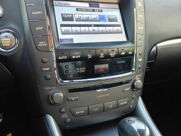 2012 Lexus IS 250 II Рестайлинг 2, белый, 1930000 рублей - вид 16