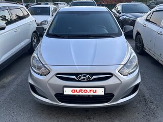 2012 Hyundai Solaris I, серебристый, 990000 рублей, вид 2