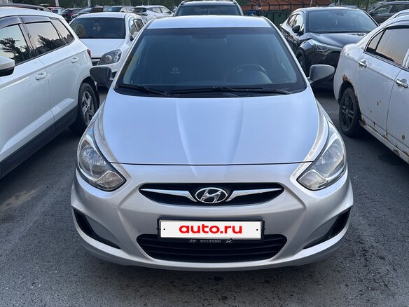 2012 Hyundai Solaris I, серебристый - вид 1