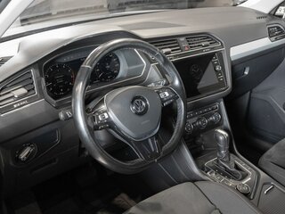 2017 Volkswagen Tiguan II, серебристый, 2650000 рублей, вид 5