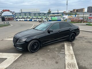 2011 Mercedes-Benz E-Класс 300 IV (W212, S212, C207), чёрный, 1750000 рублей, вид 1