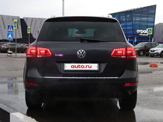 2013 Volkswagen Touareg II, серый, 5000000 рублей, вид 4