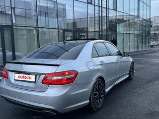 2011 Mercedes-Benz E-Класс 300 IV (W212, S212, C207), серебристый, 1700000 рублей, вид 3