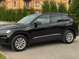 2021 Volkswagen Touareg III, чёрный, 4900000 рублей, вид 5