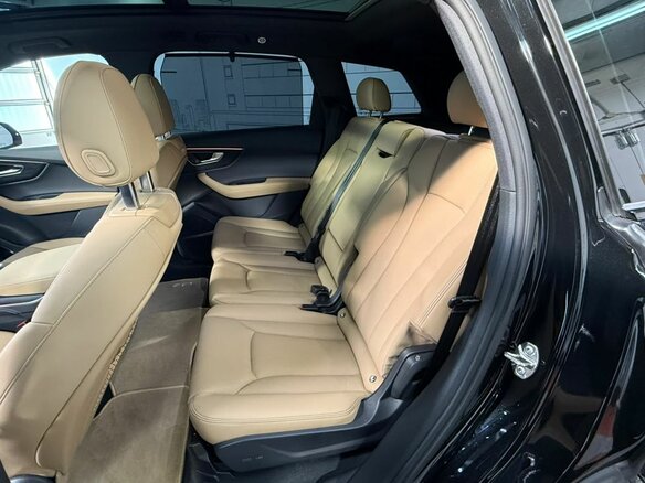 2024 Audi Q7 45 TFSI II (4M) Рестайлинг 2, чёрный, 7999000 рублей - вид 3