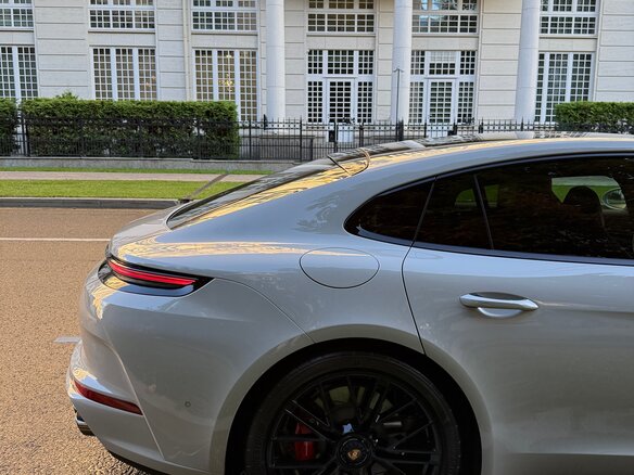 2025 Porsche Panamera GTS III, серый - вид 6