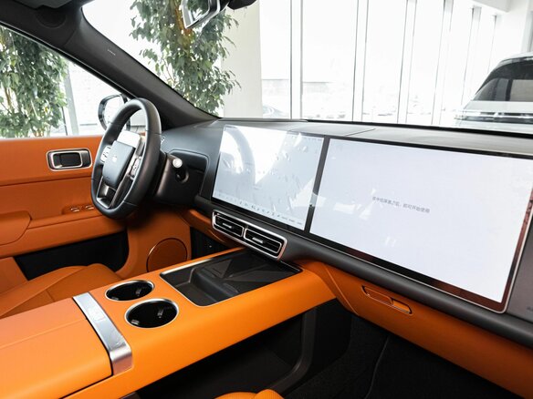 2026 Li Auto (Lixiang) L9 52.3 kWh I Рестайлинг, белый, 11990000 рублей - вид 15