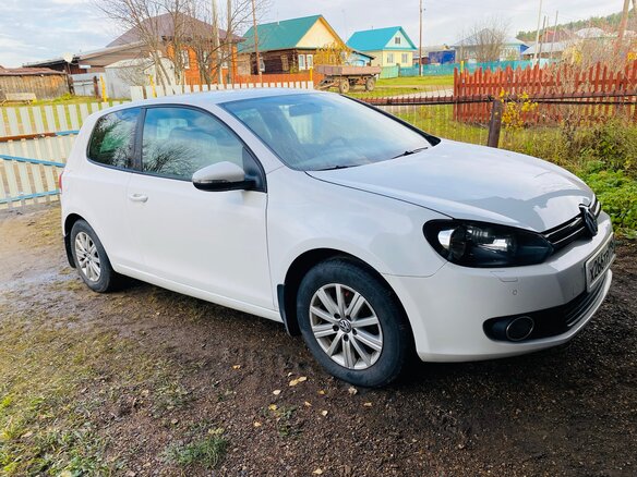 2012 Volkswagen Golf VI, белый, 740000 рублей - вид 2