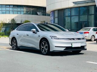 2026 Changan Qiyuan A06 28.39 kWh, серебристый, 2845000 рублей, вид 3