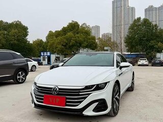 2024 Volkswagen Passat CC 330 TSI II Рестайлинг, белый, 3073628 рублей, вид 1