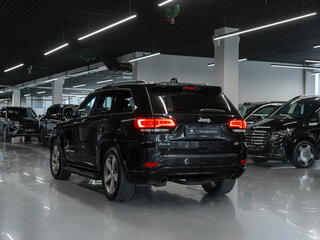 2016 Jeep Grand Cherokee IV (WK2) Рестайлинг, чёрный, 2610000 рублей, вид 4
