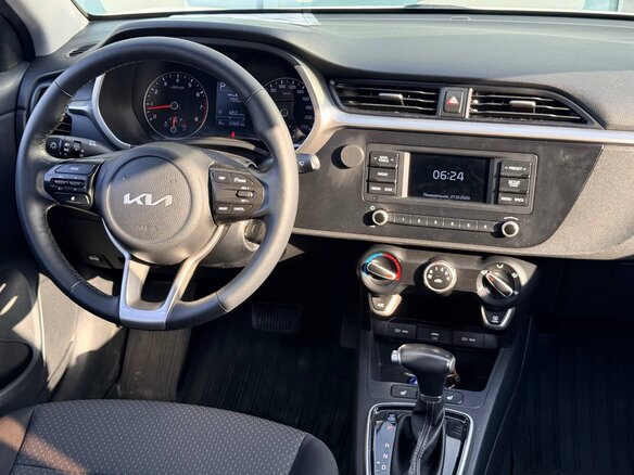 2021 Kia Rio IV Рестайлинг, белый, 1447000 рублей - вид 12
