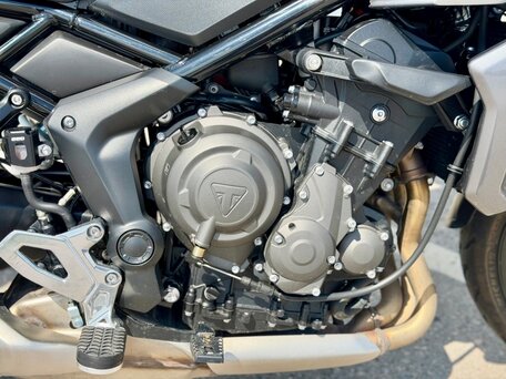 2023 Triumph Tiger Sport 660, серебристый, 999000 рублей, вид 4