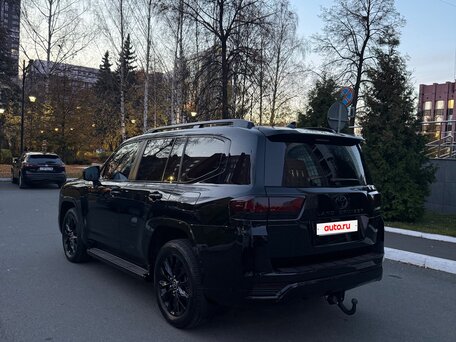 2023 Toyota Land Cruiser 300 Series, чёрный, 10400000 рублей, вид 5