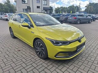 2023 Volkswagen Golf VIII, золотистый, 2132000 рублей, вид 1