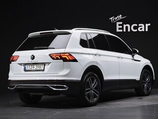 2022 Volkswagen Tiguan II Рестайлинг, белый, 2790000 рублей, вид 4
