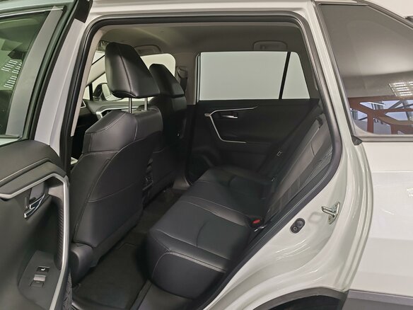 2025 Toyota RAV4 V (XA50), белый - вид 10