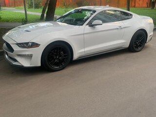 2022 Ford Mustang VI Рестайлинг, белый, 3350000 рублей, вид 4